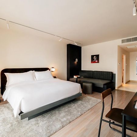 The Standardx, Bangkok Phra Arthit Hotell Exteriör bild