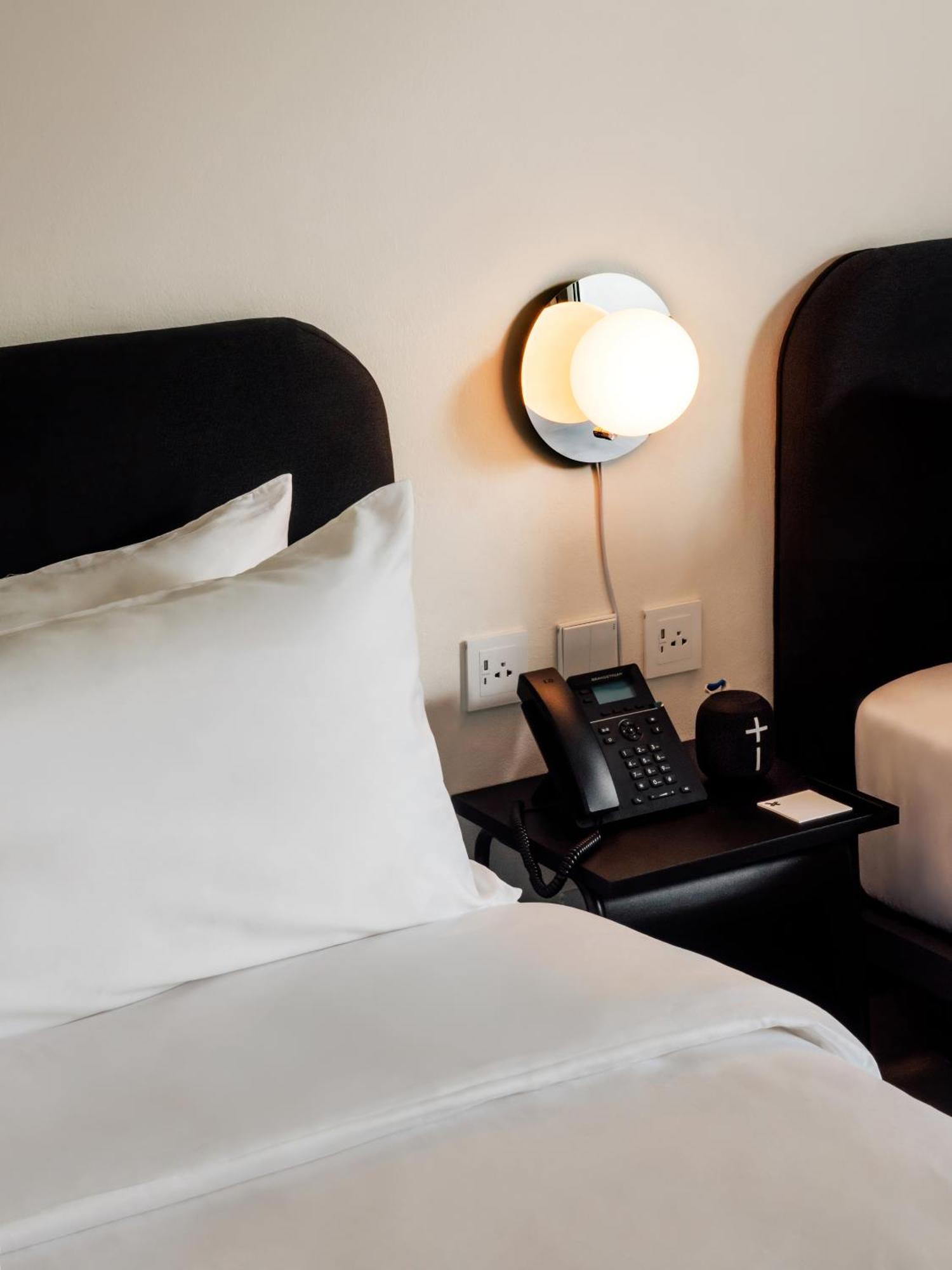 The Standardx, Bangkok Phra Arthit Hotell Exteriör bild