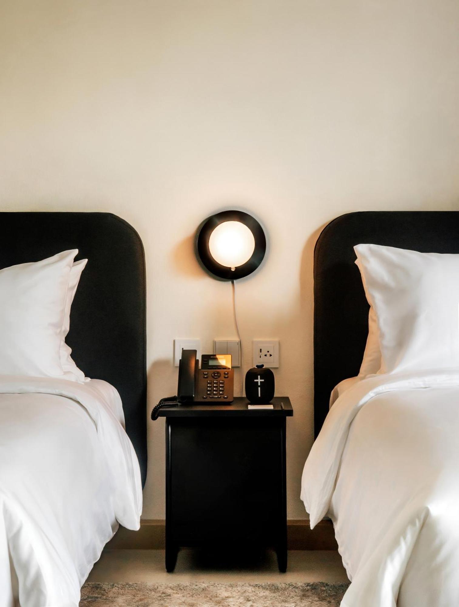 The Standardx, Bangkok Phra Arthit Hotell Exteriör bild